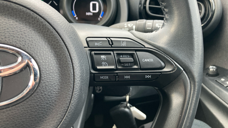 Toyota Yaris 1.5 Hybrid Design 5dr CVT Hybrid Hatchback